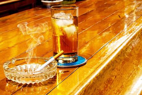 喫煙・飲酒が男性の肌に与える影響とは？