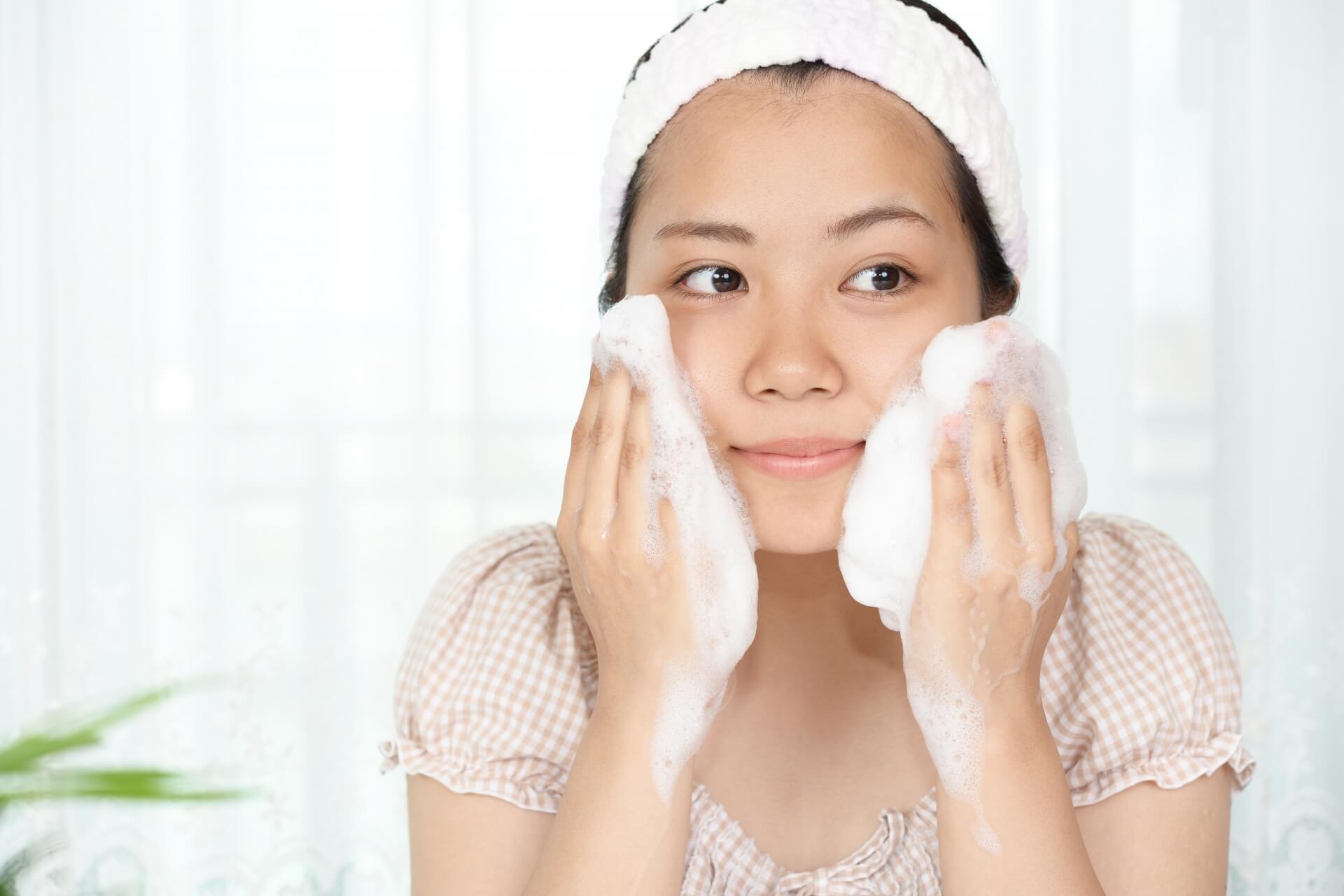 梅雨に増える肌の不調とスキンケアで意識したいこと